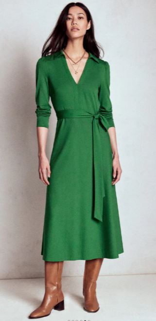 What colour shoes to wear with a green dress