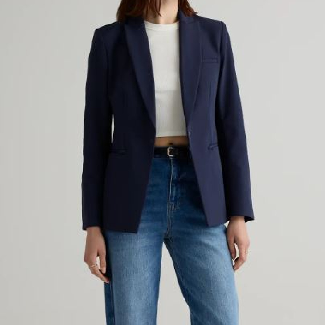 what to wear with a navy blazer